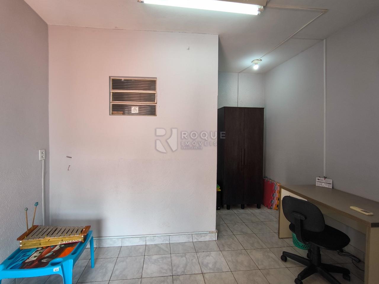 Casa Comercial à venda no bairro Vila Anita: SALA 6