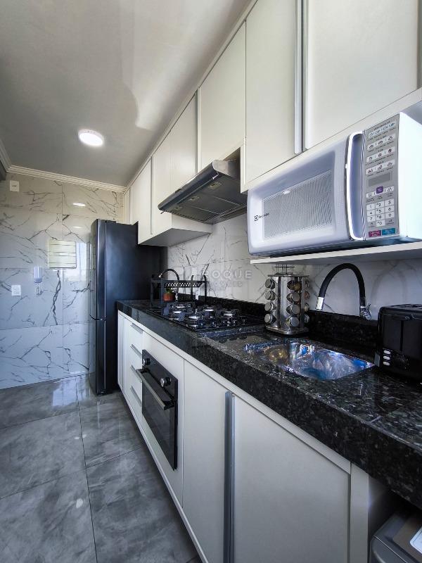 Apartamento à venda no bairro Vale das Esmeraldas: COZINHA