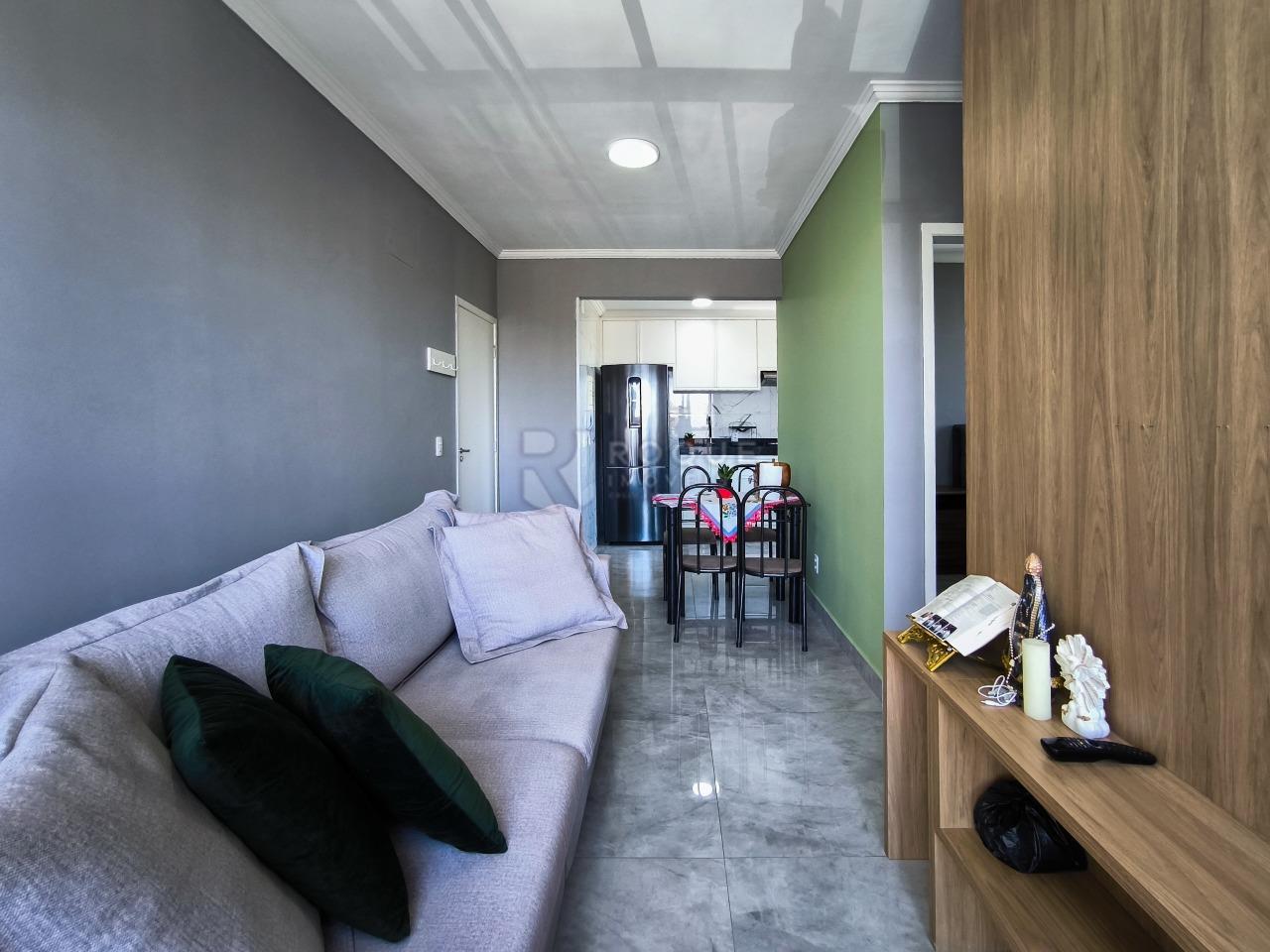 Apartamento à venda no bairro Vale das Esmeraldas: SALA DE ESTAR