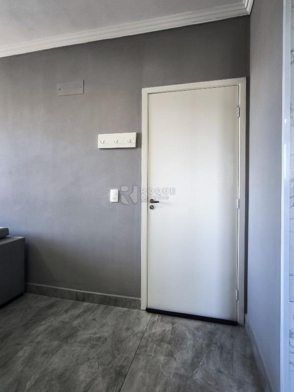 Apartamento à venda no bairro Vale das Esmeraldas: HALL DE ENTRADA