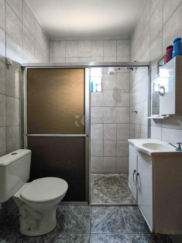 Casa Residencial à venda no bairro Conjunto Habitacional Victor DAndrea: BANHEIRO SOCIAL