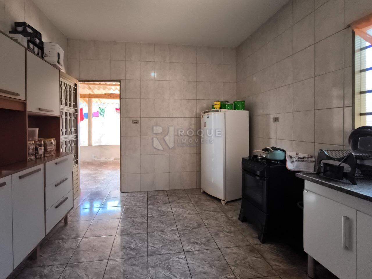 Casa Residencial à venda no bairro Conjunto Habitacional Victor DAndrea: COZINHA