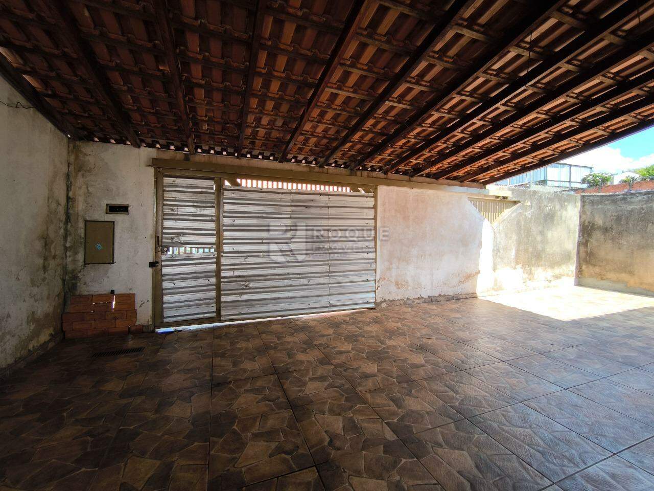 Casa Residencial à venda no bairro Conjunto Habitacional Victor DAndrea: GARAGEM