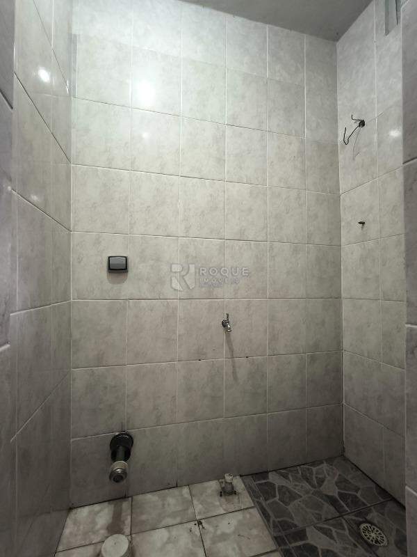 Casa Residencial à venda no bairro Conjunto Habitacional Victor DAndrea: WC SUÍTE 1