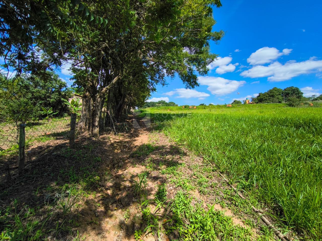 Área à venda no bairro Bairro do Pinhal: 
