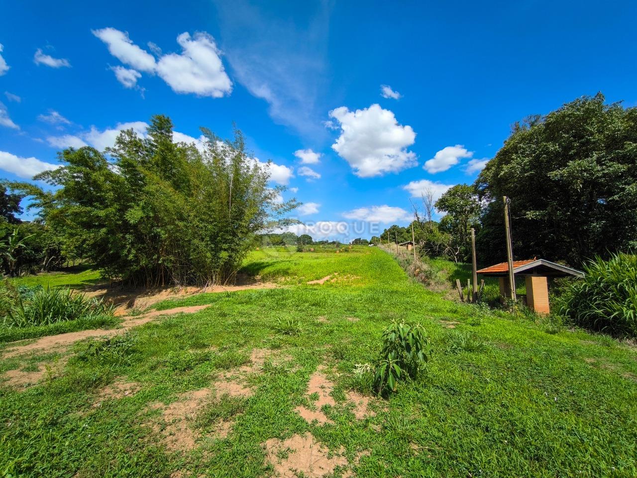 Área à venda no bairro Bairro do Pinhal: 