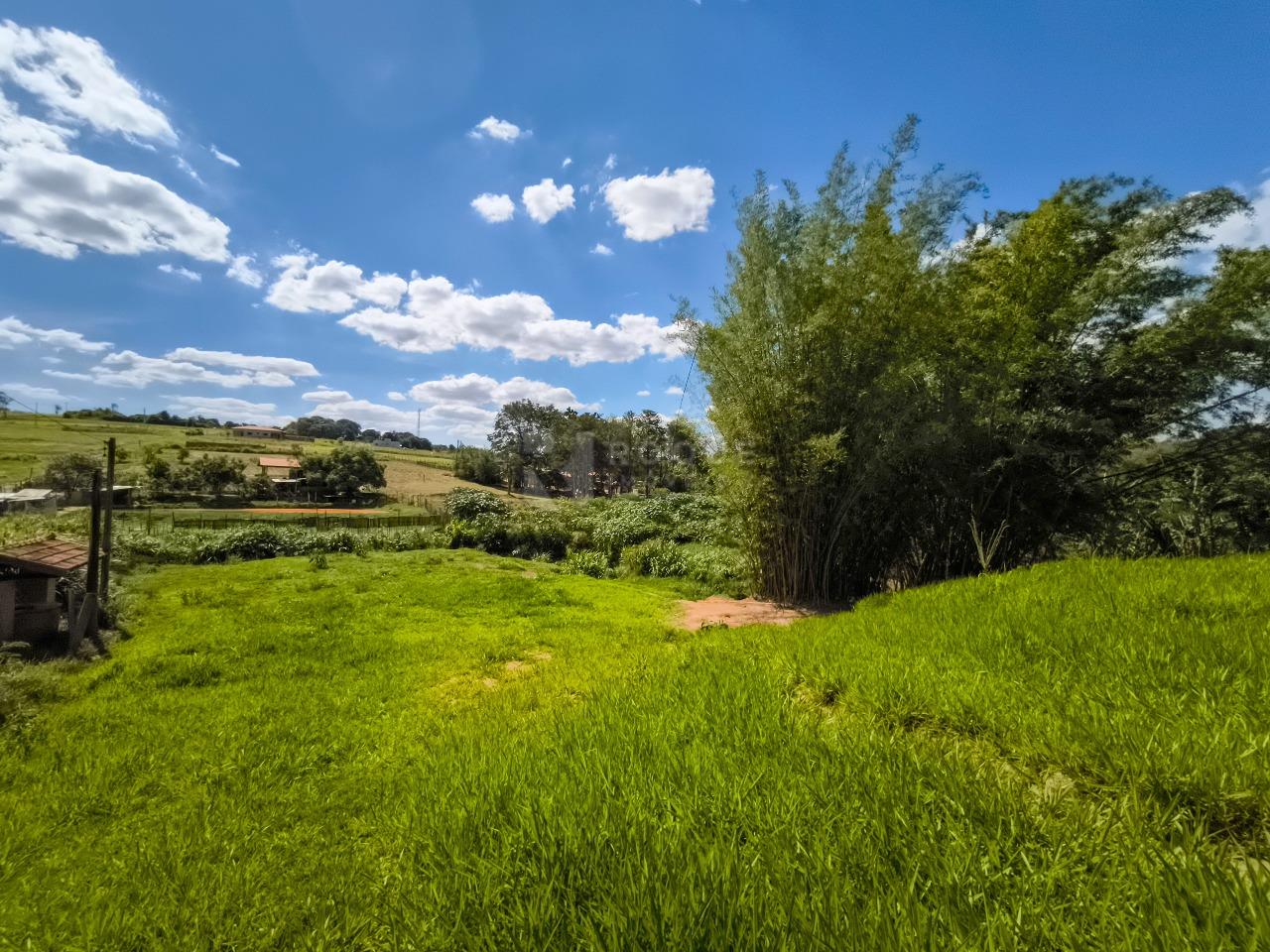 Área à venda no bairro Bairro do Pinhal: 