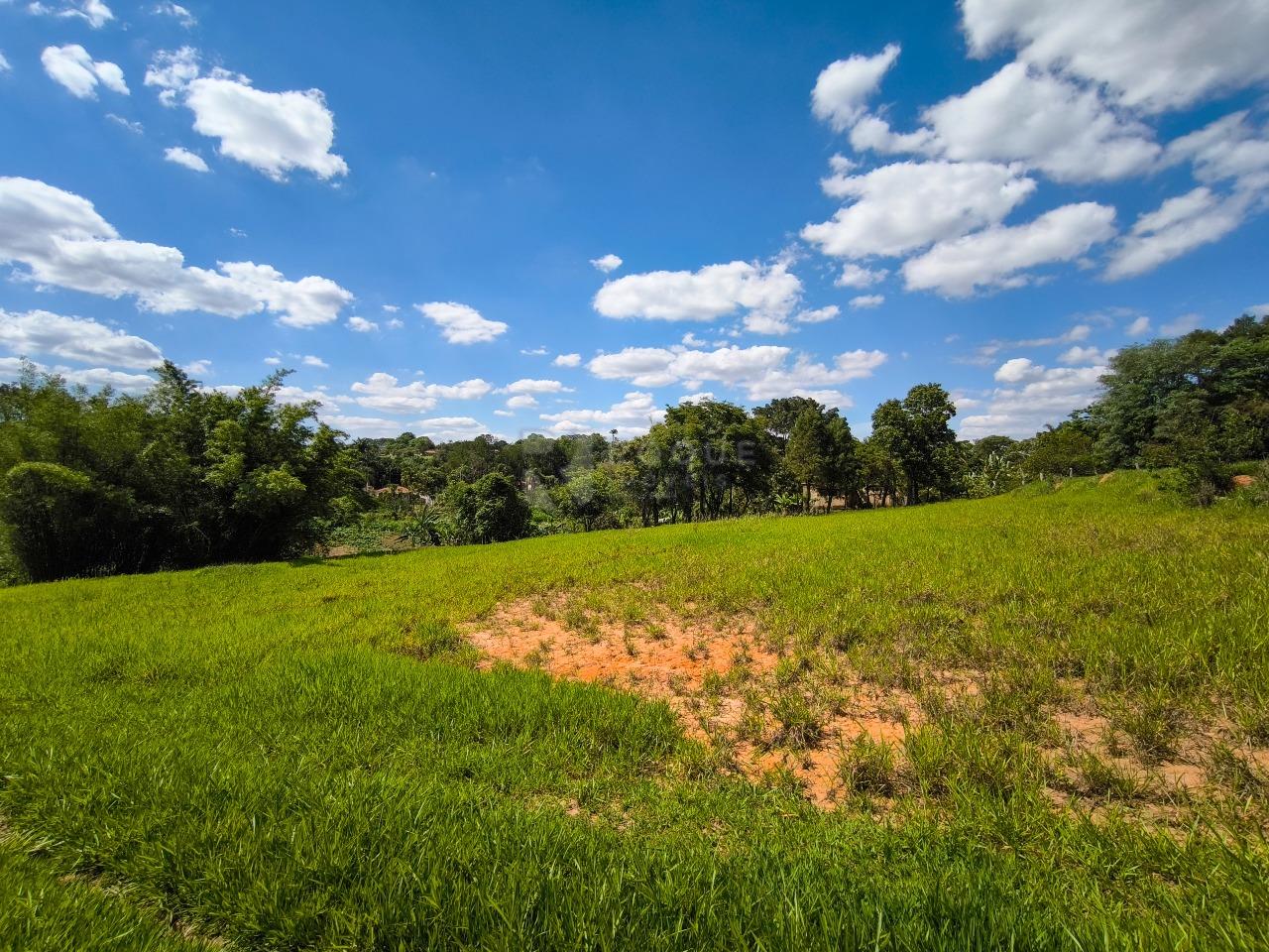 Área à venda no bairro Bairro do Pinhal: 