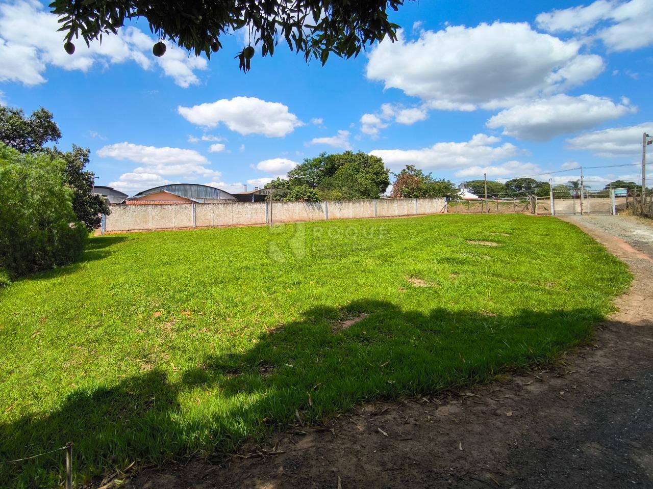 Área à venda no bairro Bairro do Pinhal: ENTRADA