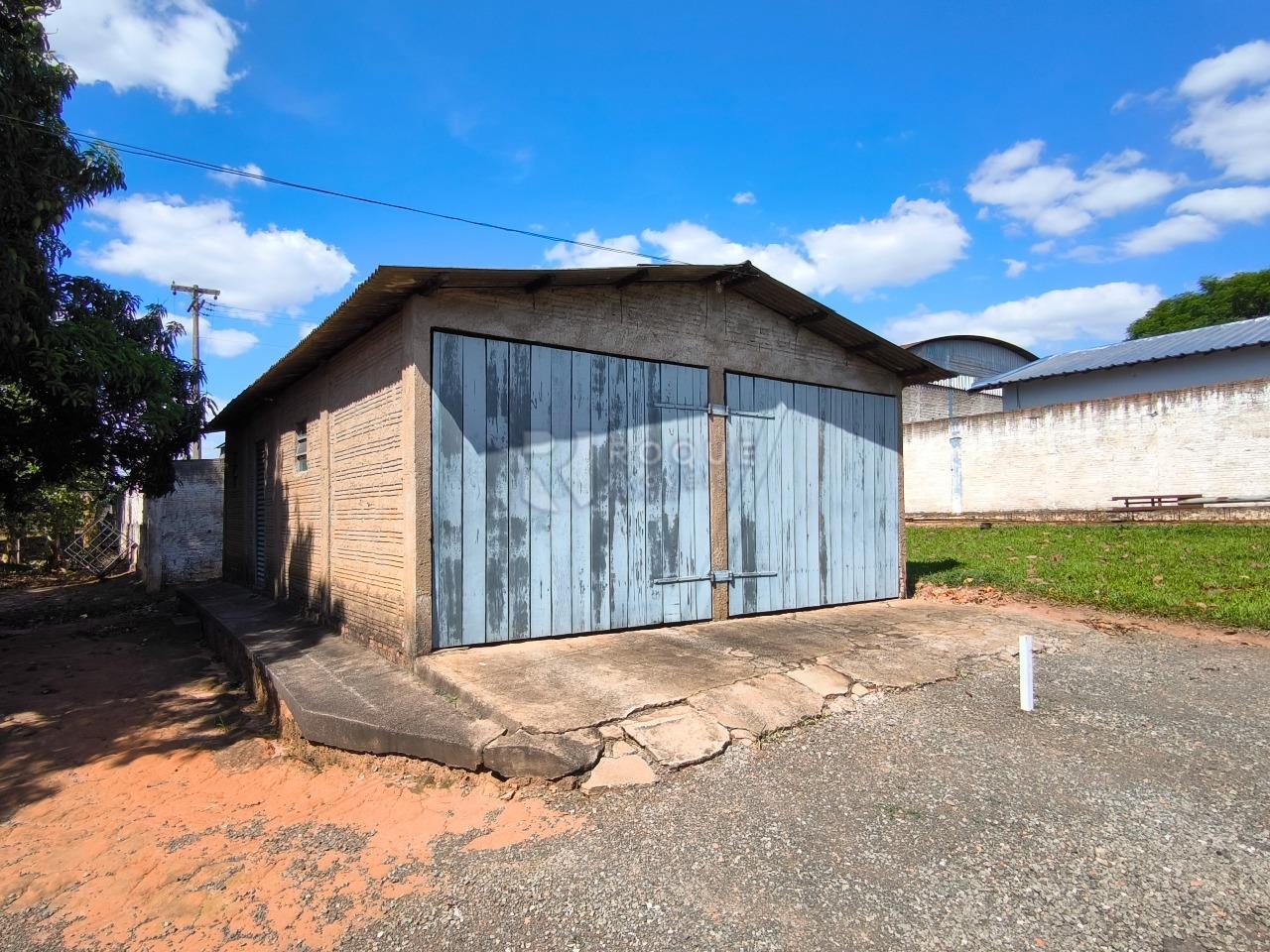 Área à venda no bairro Bairro do Pinhal: 