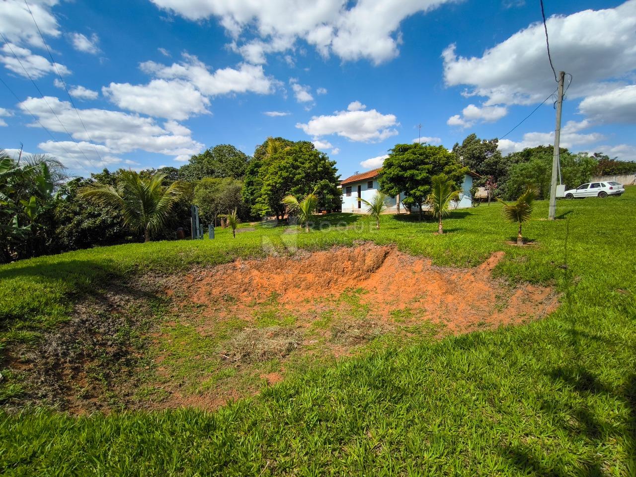 Área à venda no bairro Bairro do Pinhal: 