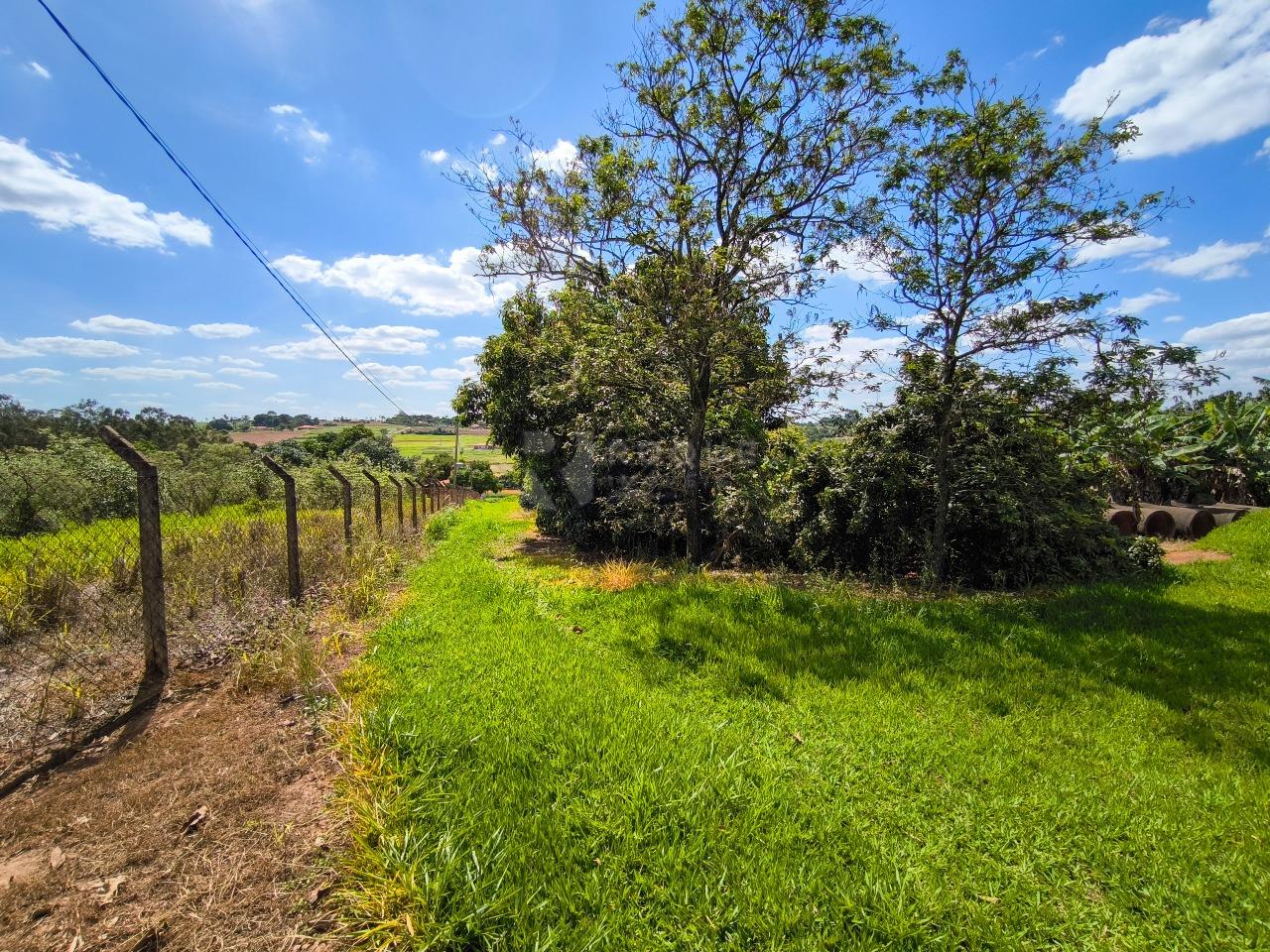 Área à venda no bairro Bairro do Pinhal: 