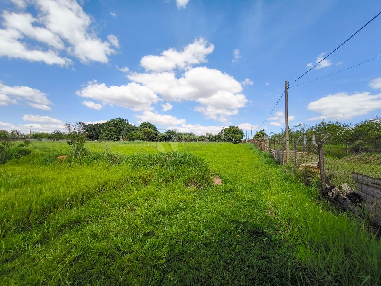 Área à venda no bairro Bairro do Pinhal: 