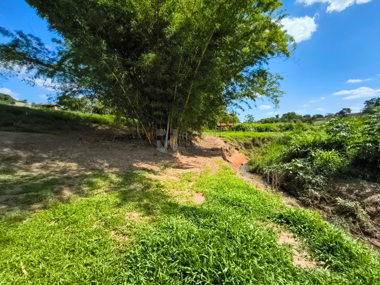 Área à venda no bairro Bairro do Pinhal: 