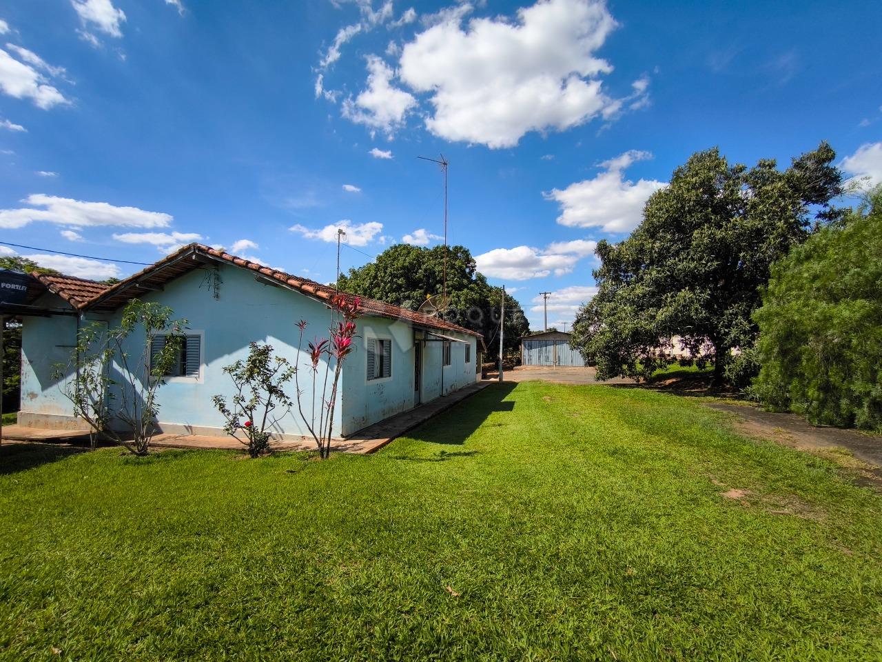 Área à venda no bairro Bairro do Pinhal: 