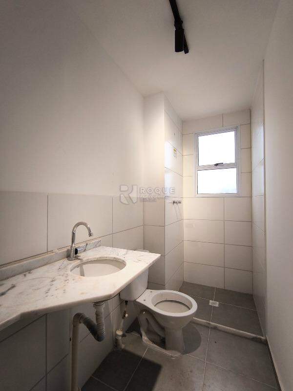Apartamento à venda no bairro Jardim Esteves: BANHEIRO SOCIAL