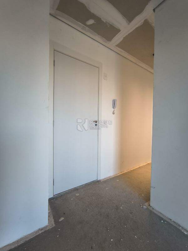 Apartamento à venda no bairro Jardim Esteves: HALL DE ENTRADA