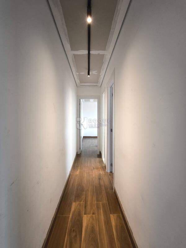 Apartamento à venda no bairro Jardim Esteves: CORREDOR INTERNO