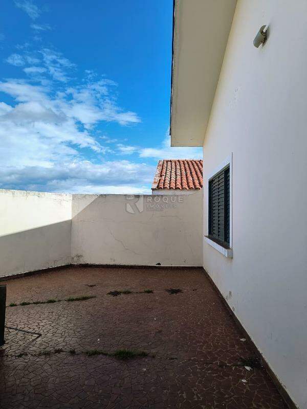 Casa Residencial para aluguel no bairro Vila Piza: Fundos