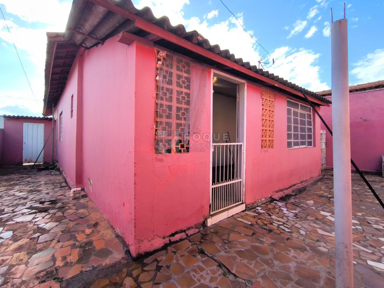 Casa Residencial à venda no bairro Vila Piza: FUNDOS