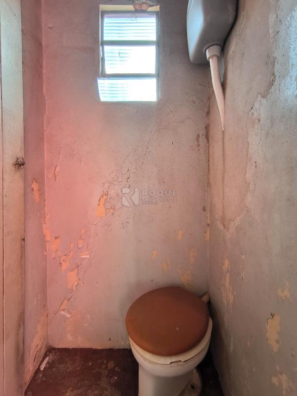 Casa Residencial à venda no bairro Vila Piza: BANHEIRO EXTERNO EDÍCULA