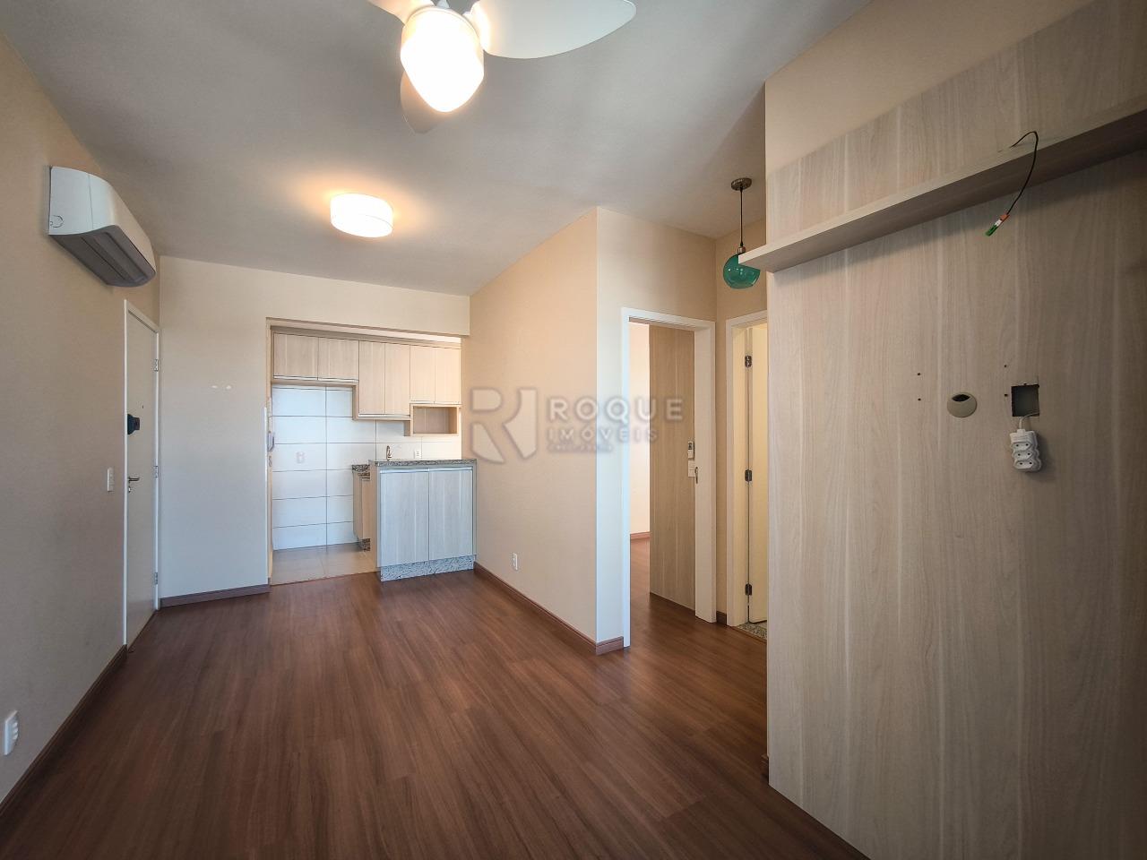 Apartamento à venda no bairro Vale das Esmeraldas: SALA DE ESTAR