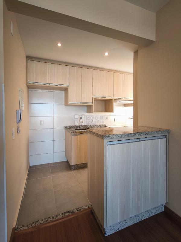 Apartamento à venda no bairro Vale das Esmeraldas: COZINHA