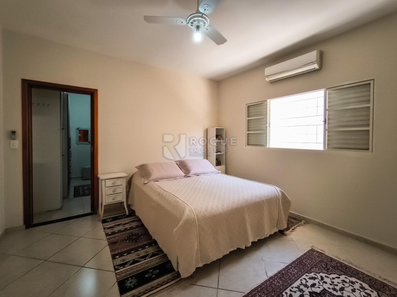 Casa em condomínio à venda no bairro Jardim Terras de Santa Elisa: SUÍTE