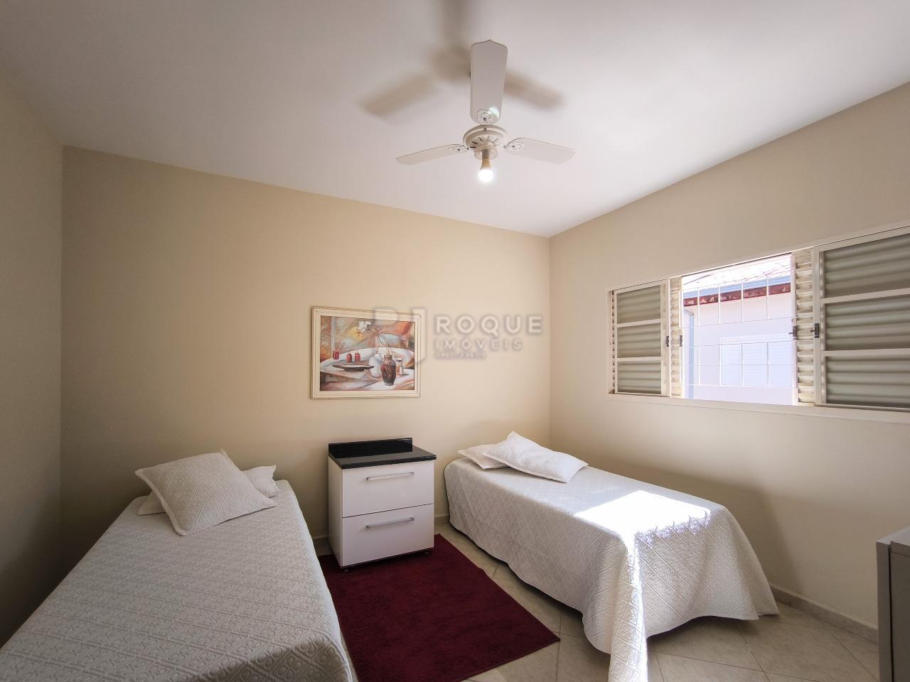 Casa em condomínio à venda no bairro Jardim Terras de Santa Elisa: DORMITÓRIO 1