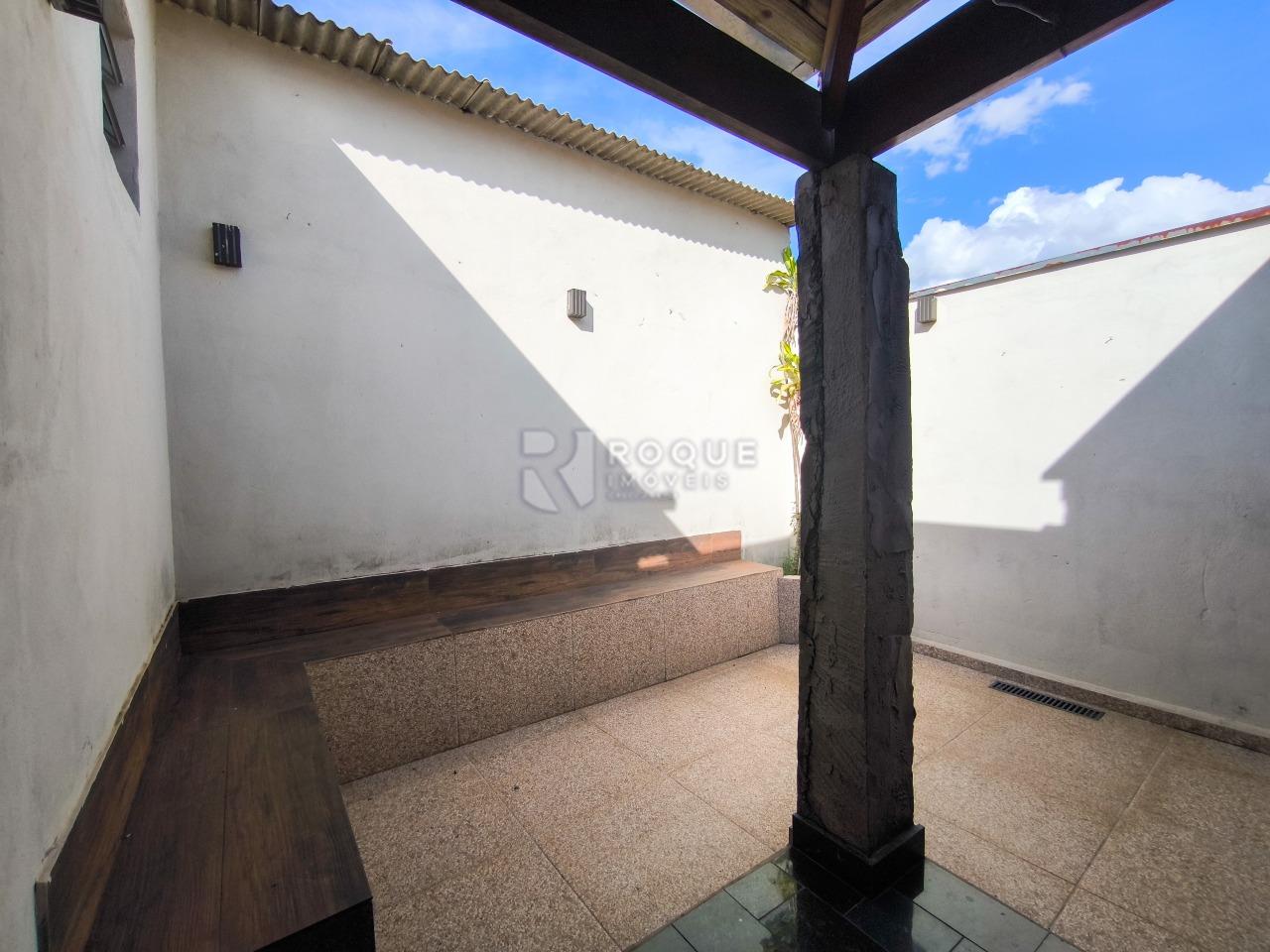 Casa Residencial à venda no bairro Geada: QUINTAL