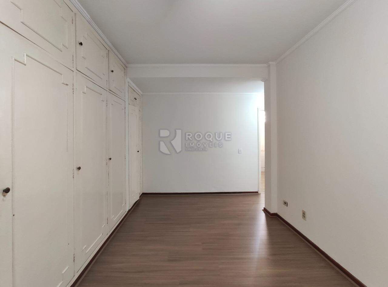 Apartamento para aluguel no bairro Centro: Dormitório 3 suíte 