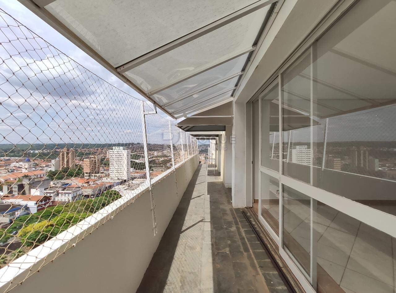 Apartamento para aluguel no bairro Centro: Sacada