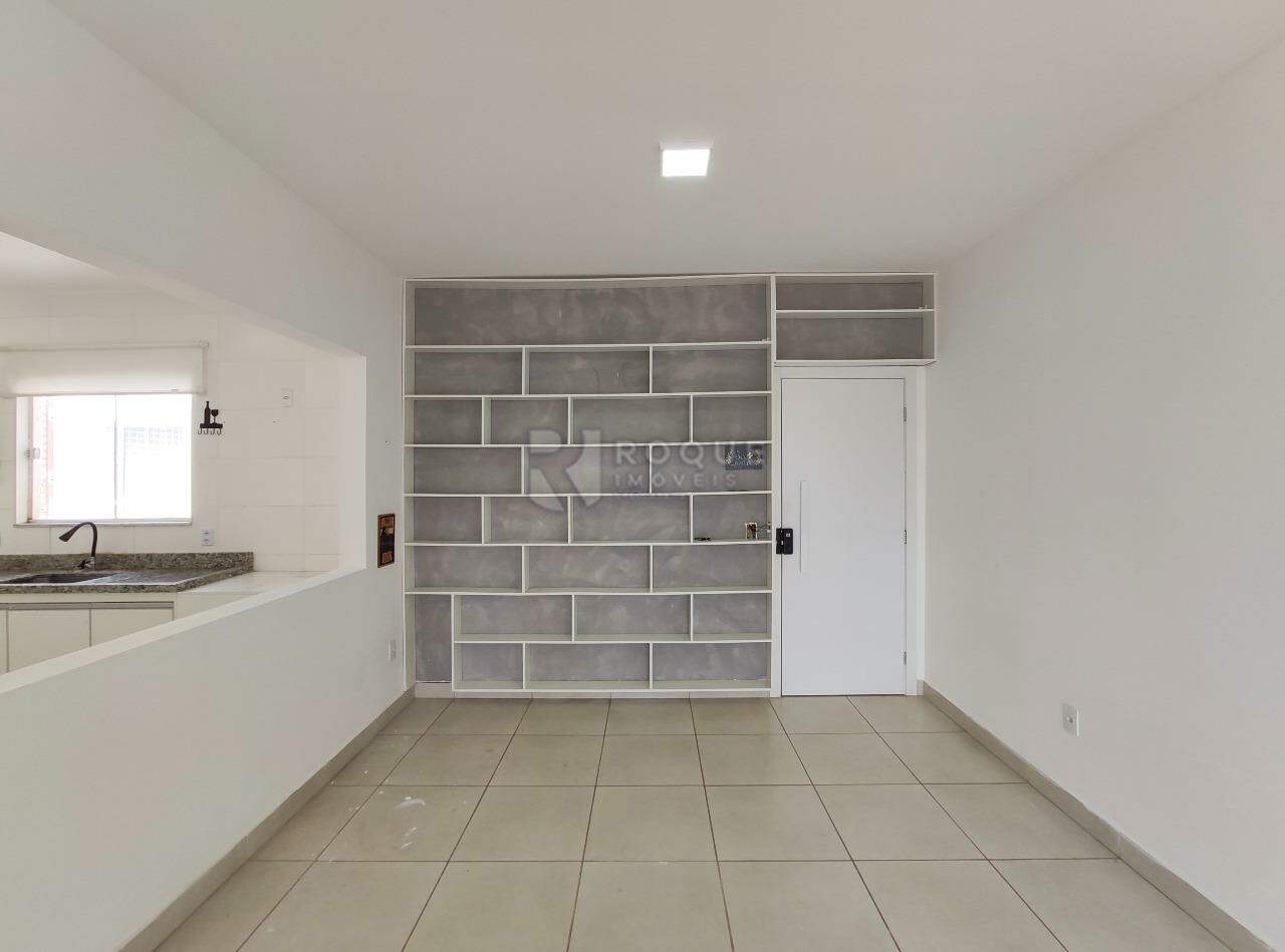 Apartamento para aluguel no bairro Jardim Santa Adélia: Sala