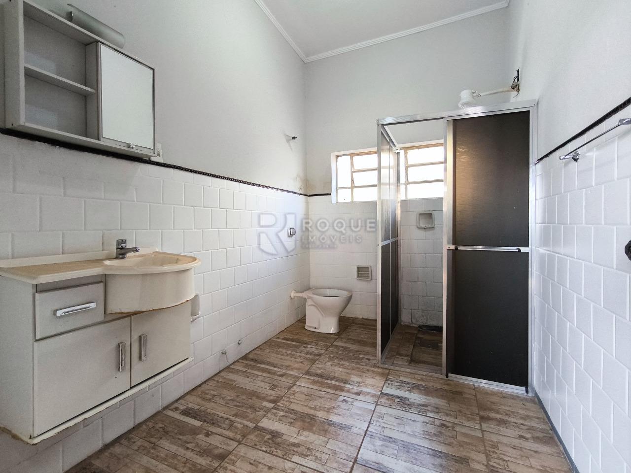 Casa Residencial para aluguel no bairro Centro: BANHEIRO SOCIAL