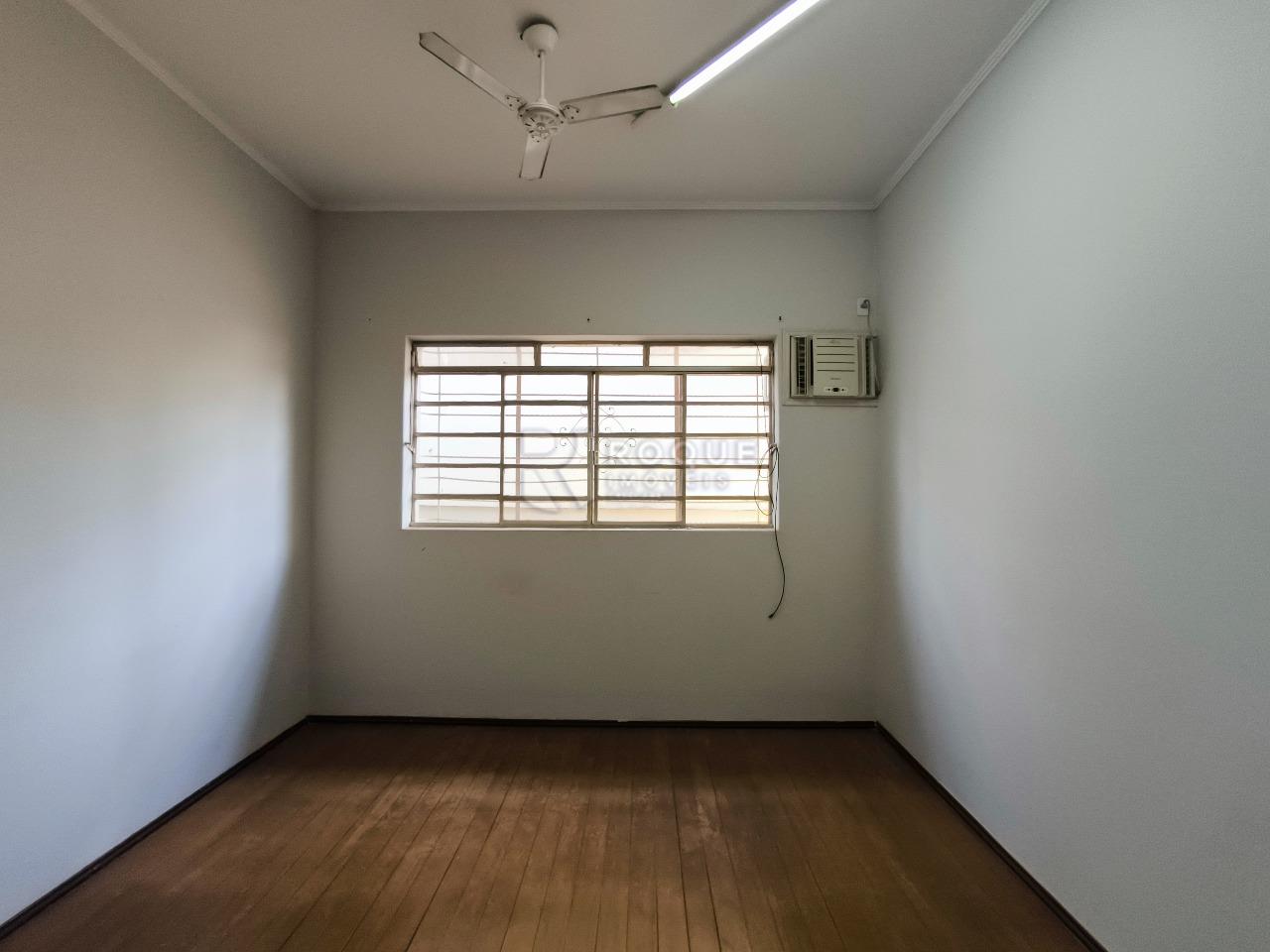 Casa Residencial para aluguel no bairro Centro: SALA