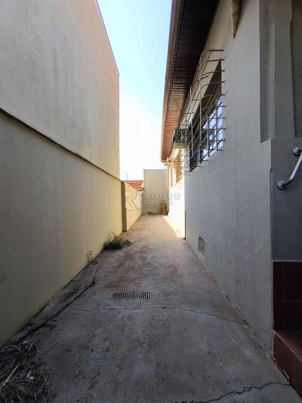 Casa Residencial para aluguel no bairro Centro: ENTRADA DE CARROS