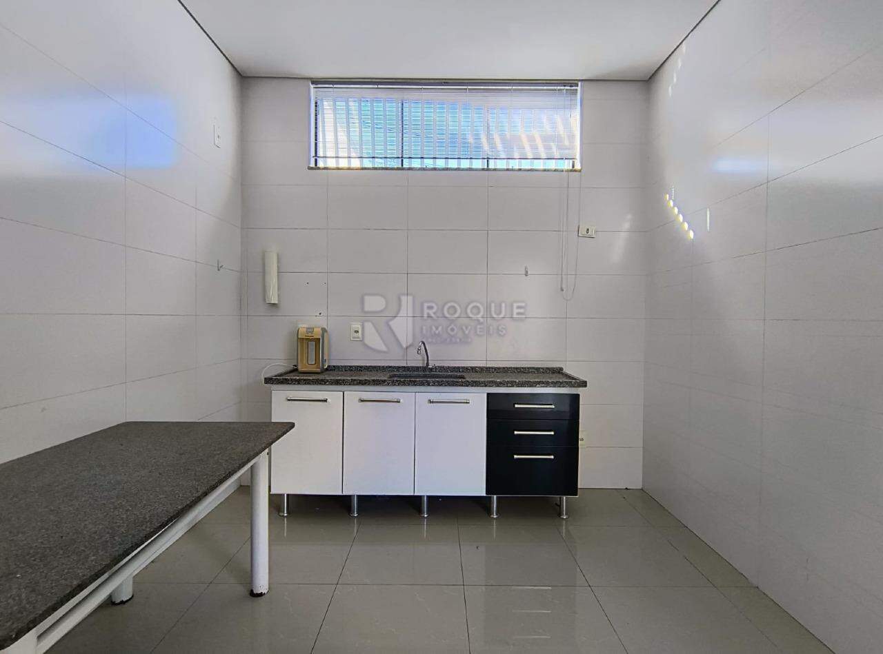 Salão para aluguel no bairro Jardim Maria Buchi Modeneis: Cozinha