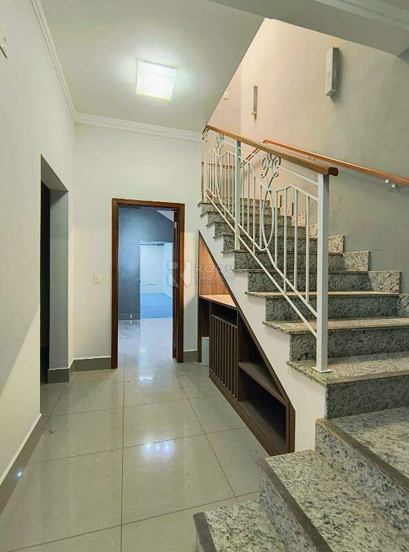 Salão para aluguel no bairro Jardim Maria Buchi Modeneis: Hall