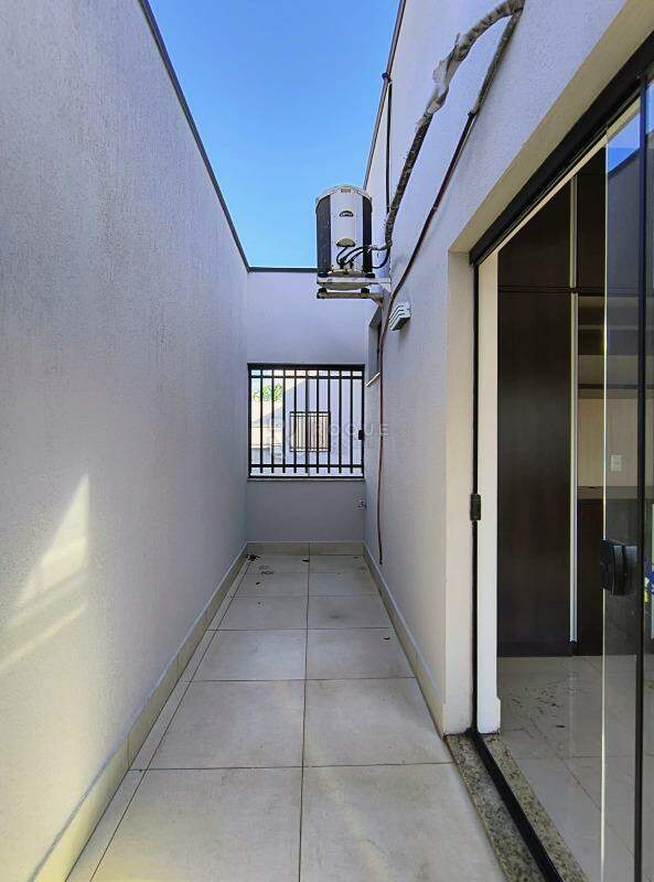 Salão para aluguel no bairro Jardim Maria Buchi Modeneis: Varanda