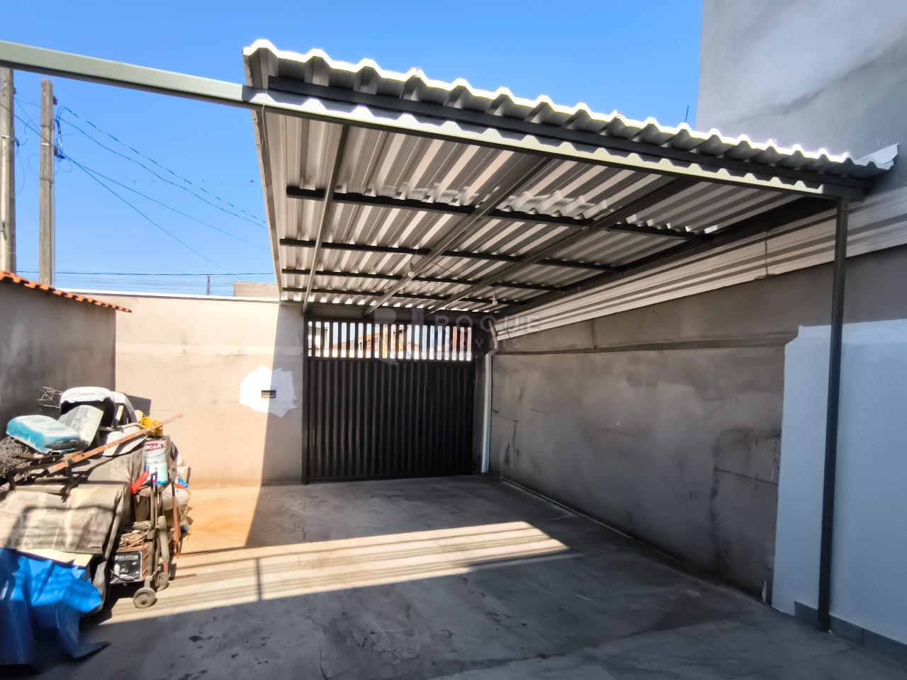Casa Residencial à venda no bairro Jardim Lagoa Nova: GARAGEM
