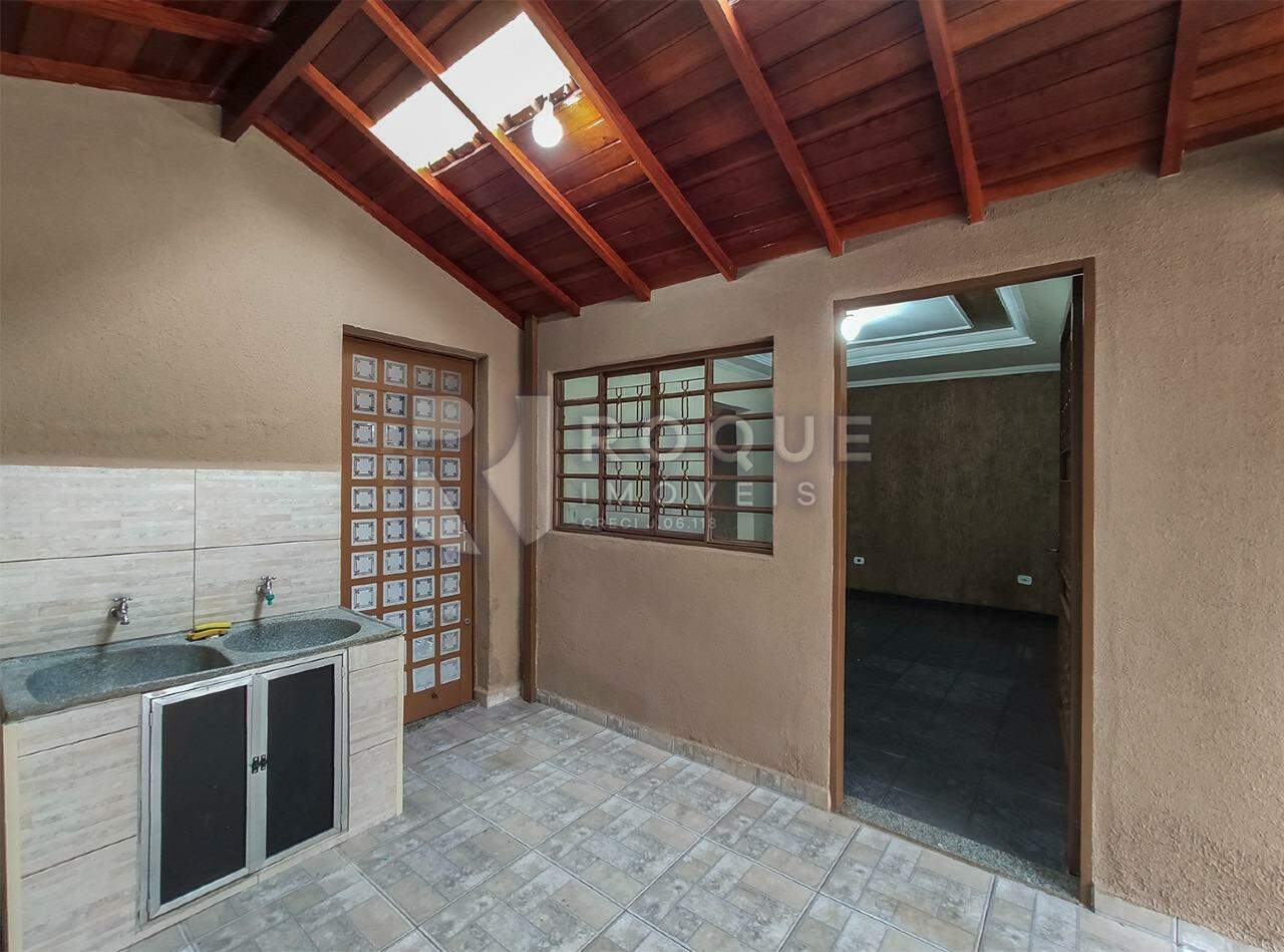 Casa Residencial à venda no bairro Jardim Gustavo Pecinini: Área de serviço 