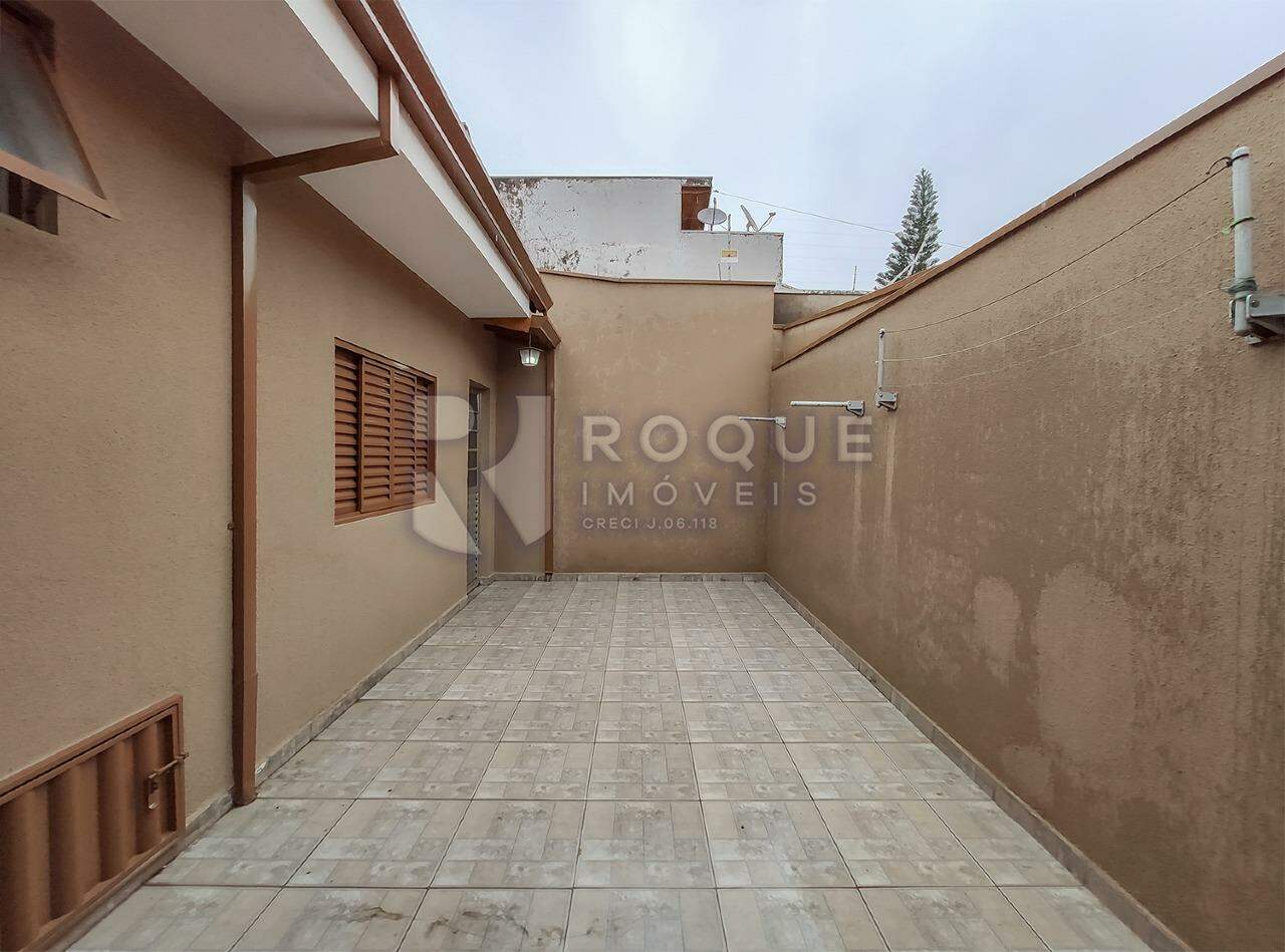 Casa Residencial à venda no bairro Jardim Gustavo Pecinini: Corredor 