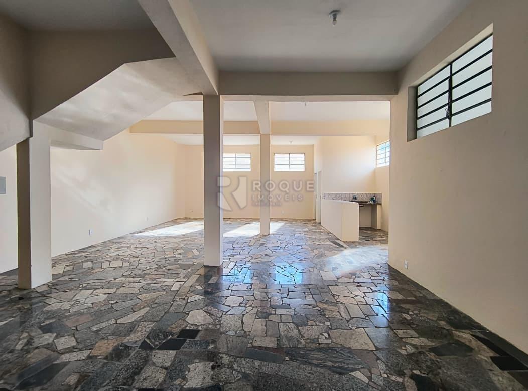 Salão para aluguel no bairro Parque Hippolyto: Salão