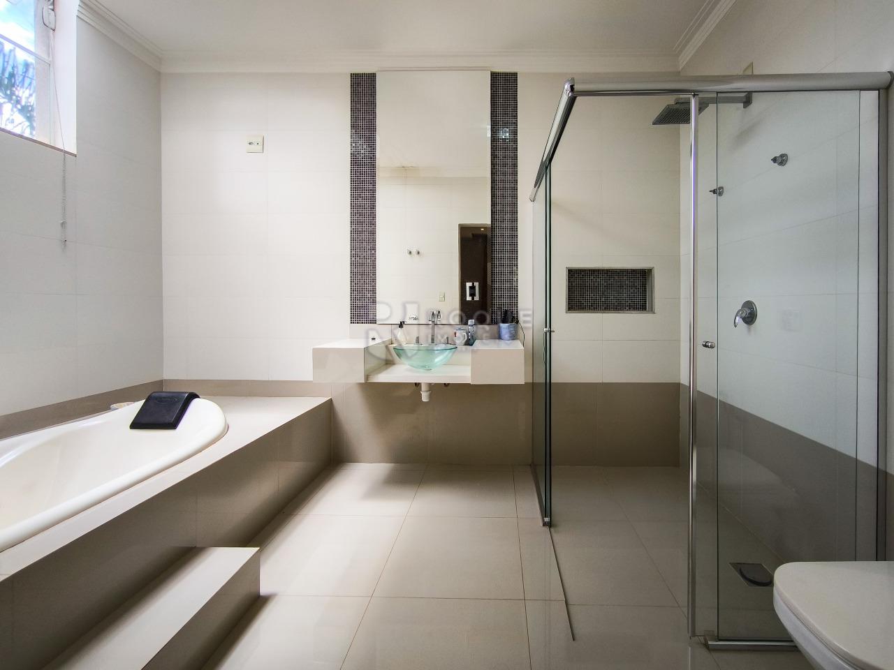 Casa em condomínio à venda no bairro Parque Residencial Roland: WC SUÍTE