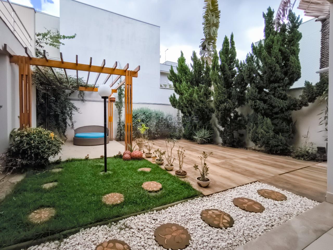 Casa em condomínio à venda no bairro Parque Residencial Roland: QUINTAL