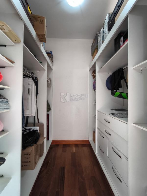 Casa em condomínio à venda no bairro Parque Residencial Roland: CLOSET DORMITÓRIO 1