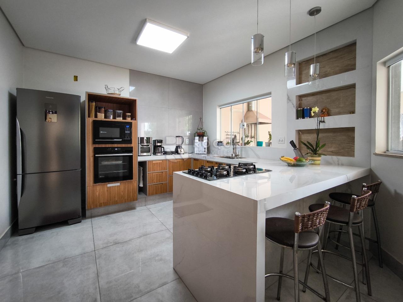 Casa em condomínio à venda no bairro Parque Residencial Roland: COZINHA