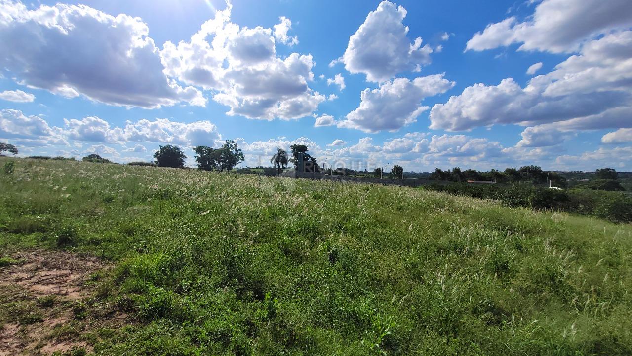 Terreno à venda no bairro Bairro dos Pires de Baixo: 