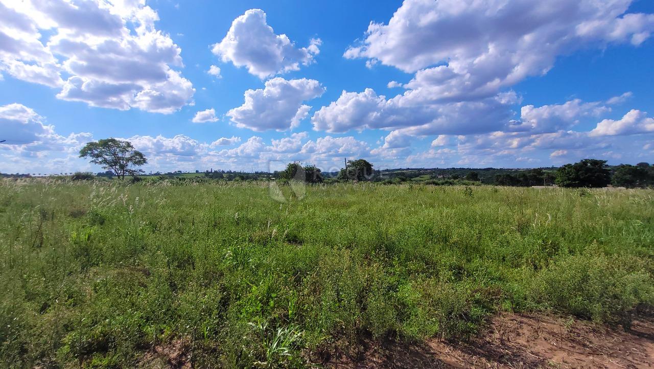 Terreno à venda no bairro Bairro dos Pires de Baixo: 
