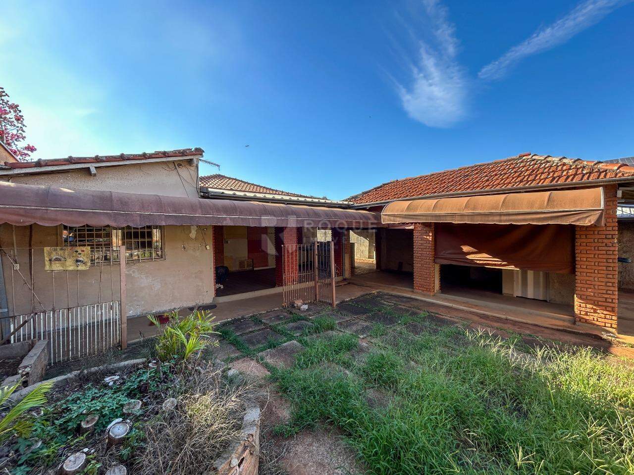 Casa Comercial para aluguel no bairro Cidade Jardim: Fundo